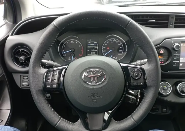 TOYOTA Yaris 1.5 Premium