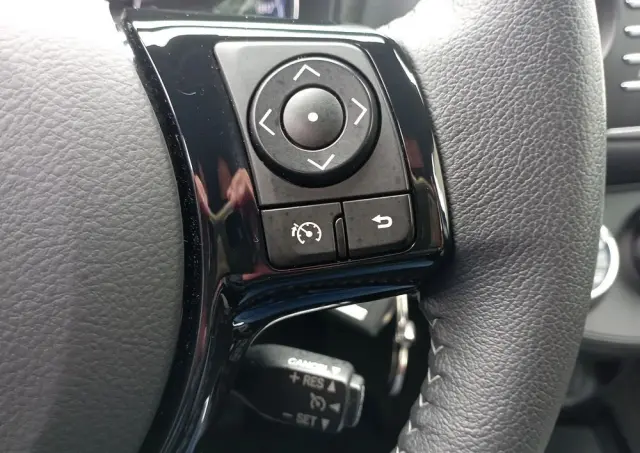 TOYOTA Yaris 1.5 Premium