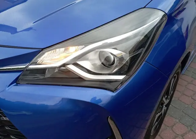TOYOTA Yaris 1.5 Premium