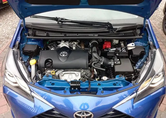 TOYOTA Yaris 1.5 Premium