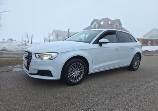 AUDI A3 Sportback 1.4 TFSI g-tron sport
