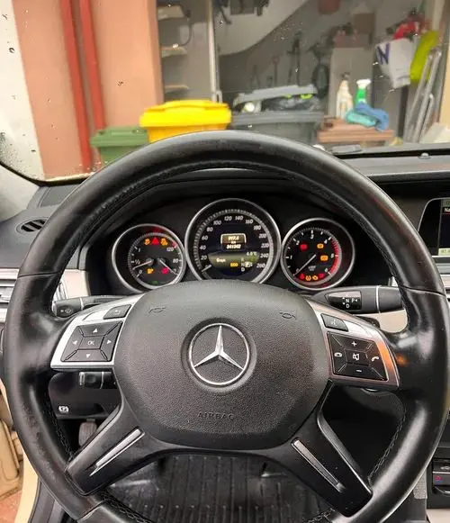 MERCEDES-BENZ Klasa E 