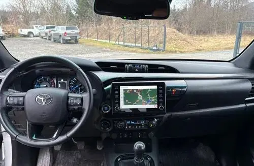 TOYOTA Hilux 