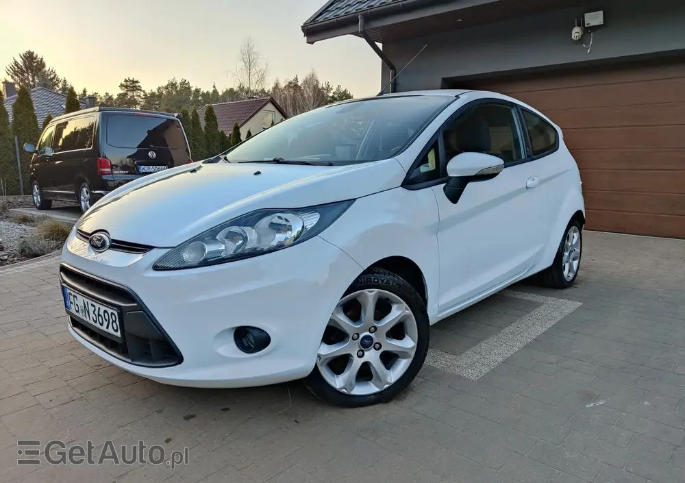 FORD Fiesta 1.25 Champions Edition