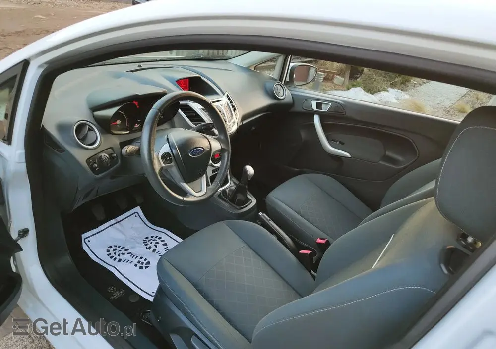 FORD Fiesta 1.25 Champions Edition