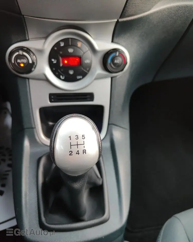 FORD Fiesta 1.25 Champions Edition