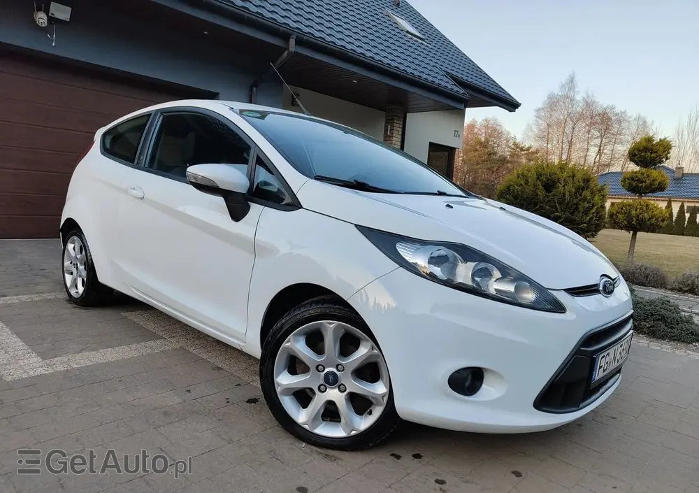 FORD Fiesta 1.25 Champions Edition