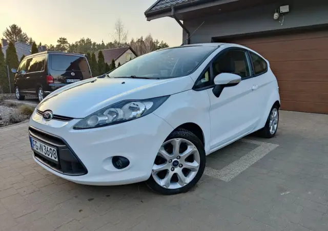 FORD Fiesta 1.25 Champions Edition