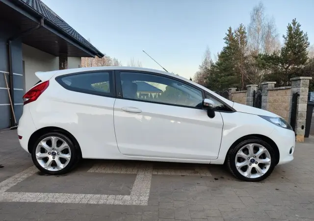 FORD Fiesta 1.25 Champions Edition