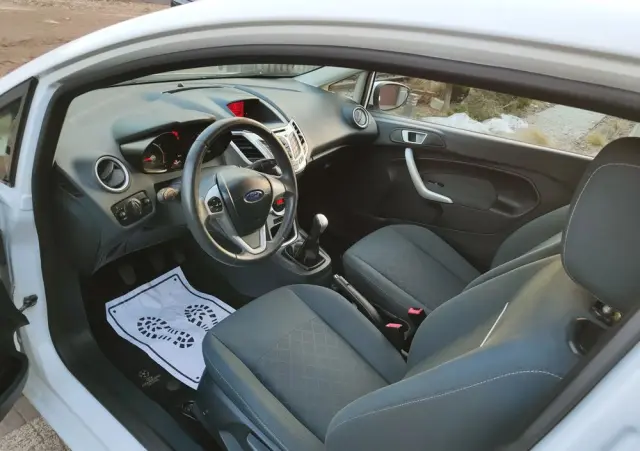 FORD Fiesta 1.25 Champions Edition