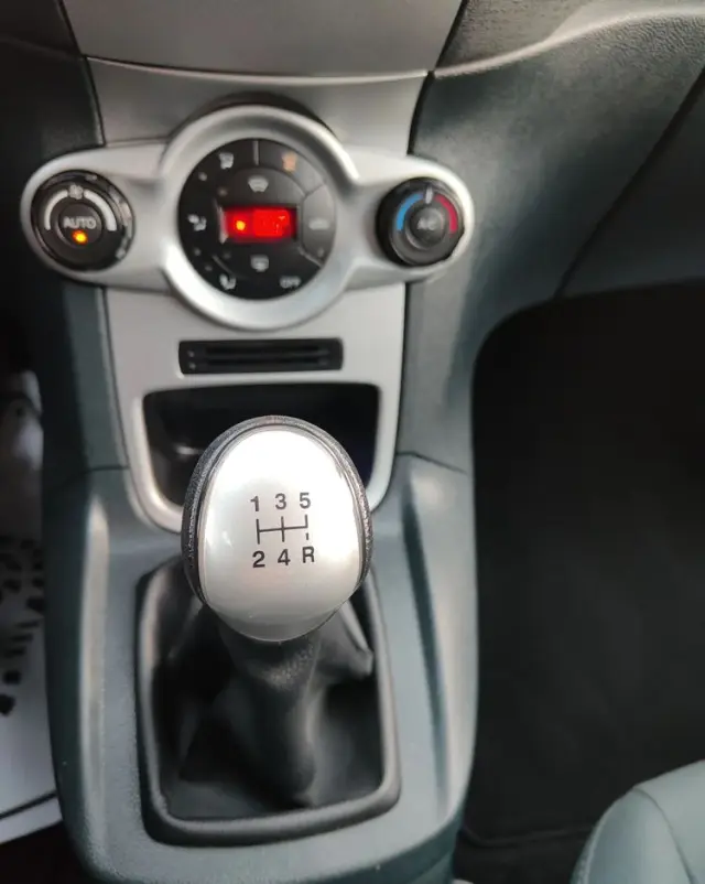 FORD Fiesta 1.25 Champions Edition