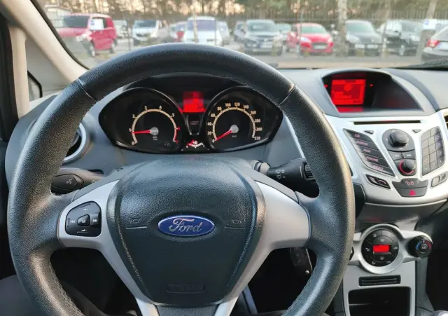 FORD Fiesta 1.25 Champions Edition