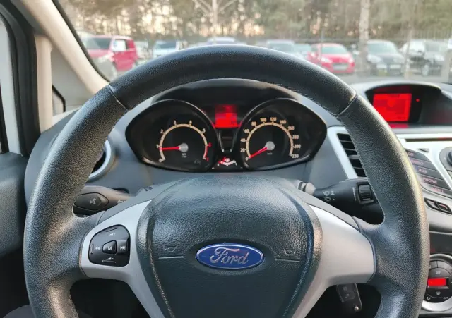FORD Fiesta 1.25 Champions Edition