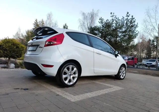 FORD Fiesta 1.25 Champions Edition