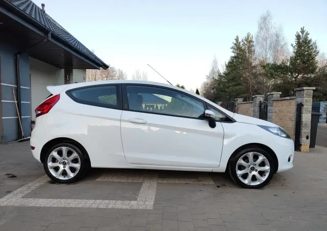 FORD Fiesta 1.25 Champions Edition
