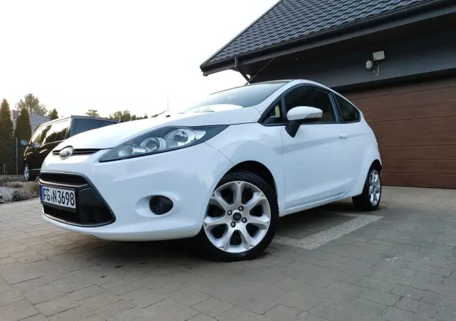 FORD Fiesta 1.25 Champions Edition