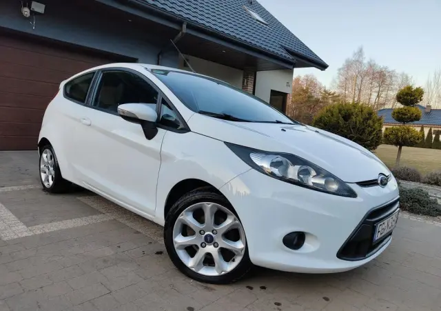 FORD Fiesta 1.25 Champions Edition