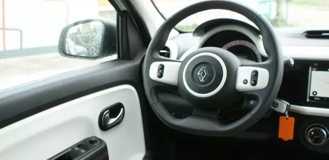 RENAULT Twingo 