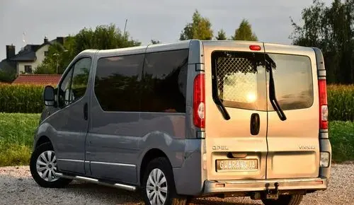 OPEL Vivaro 