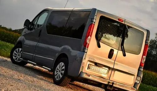 OPEL Vivaro 