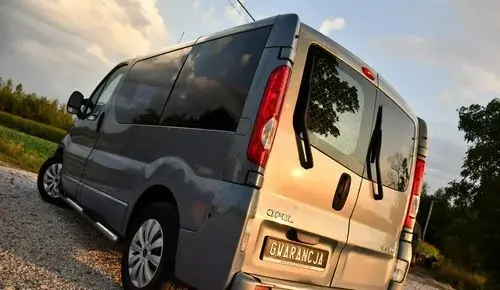 OPEL Vivaro 