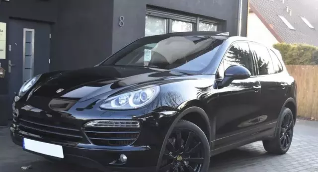 PORSCHE Cayenne 