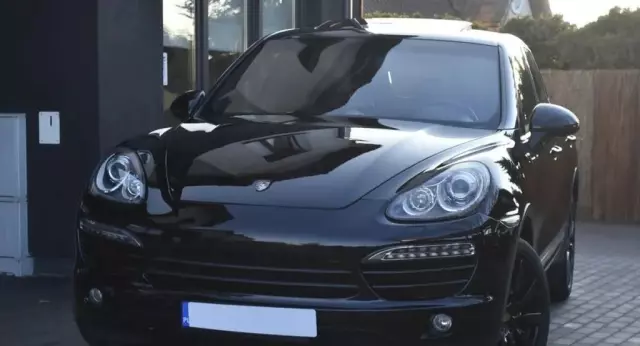 PORSCHE Cayenne 