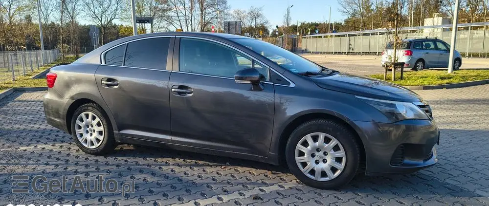 TOYOTA Avensis 1.8 Active