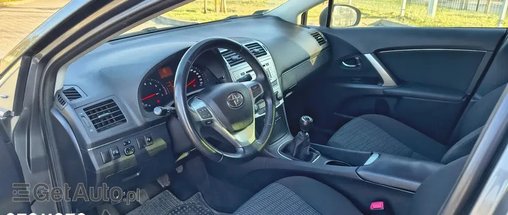 TOYOTA Avensis 1.8 Active