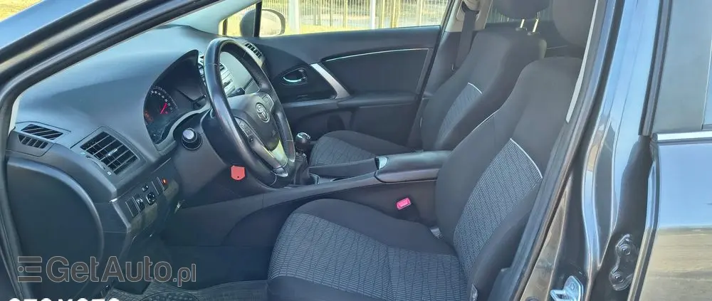 TOYOTA Avensis 1.8 Active