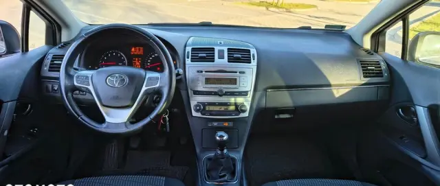 TOYOTA Avensis 1.8 Active