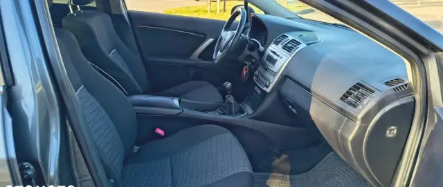 TOYOTA Avensis 1.8 Active