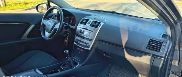 TOYOTA Avensis 1.8 Active