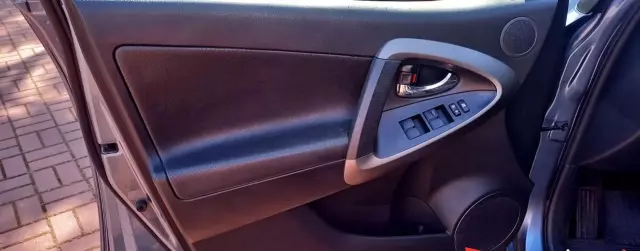 TOYOTA RAV4 2.0 VVT-i (158 KM) 4WD