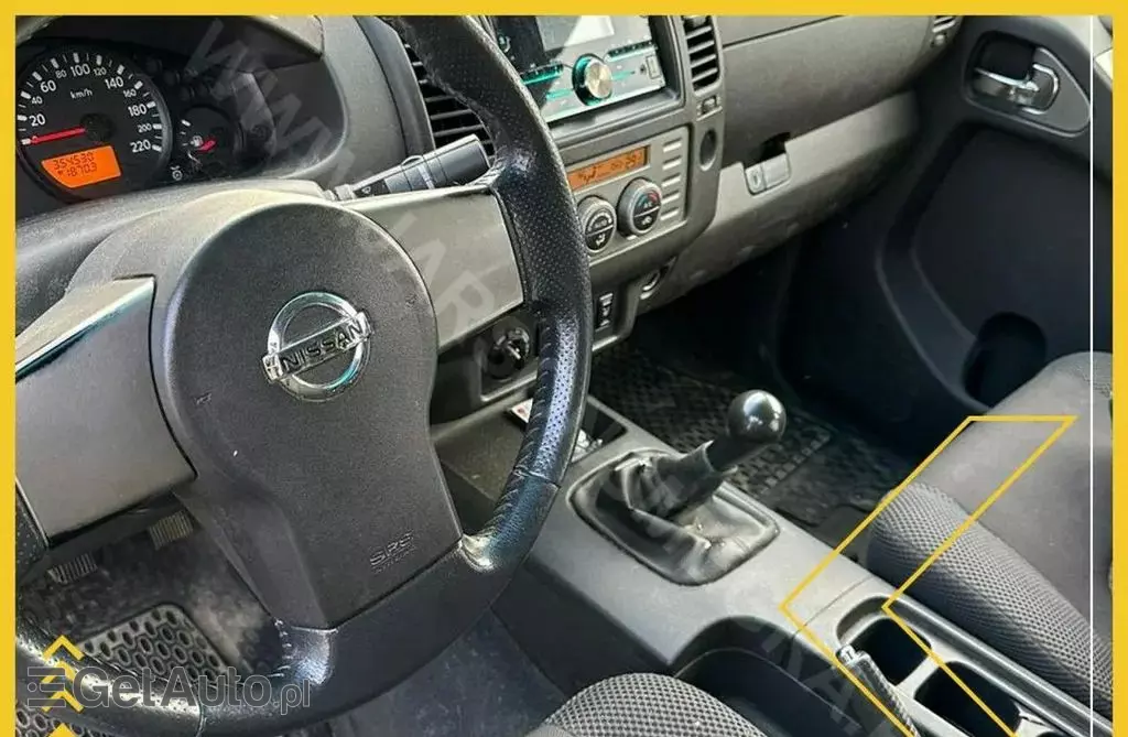 NISSAN Navara 
