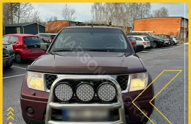 NISSAN Navara 