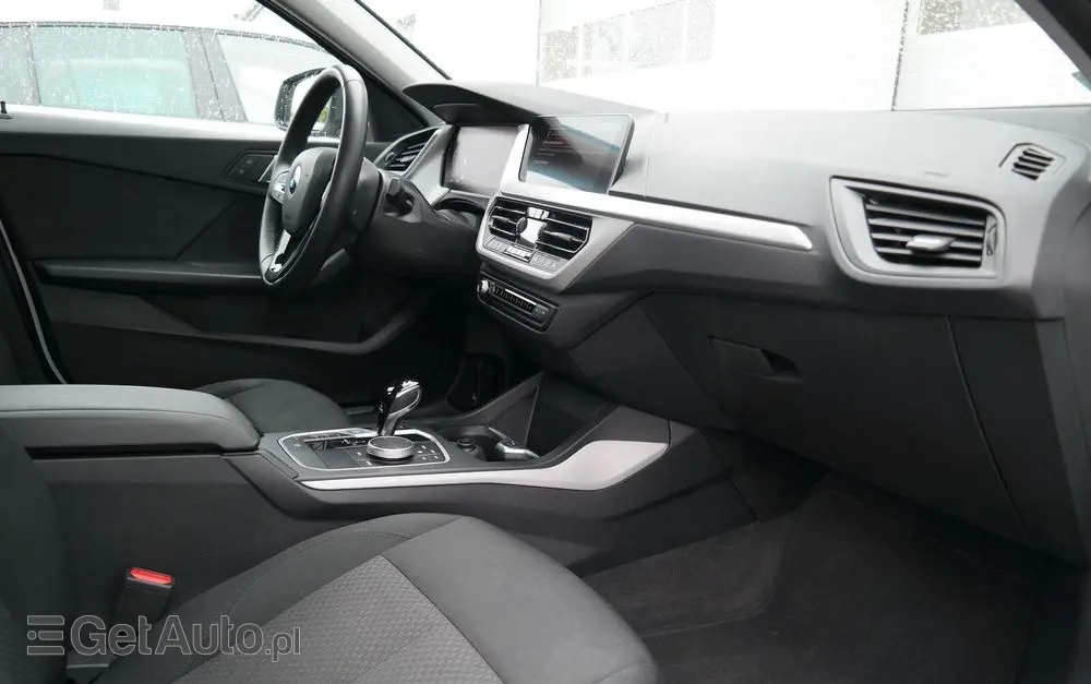 BMW Seria 1 118i Advantage