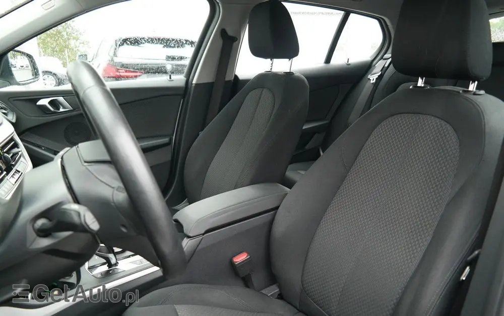 BMW Seria 1 118i Advantage