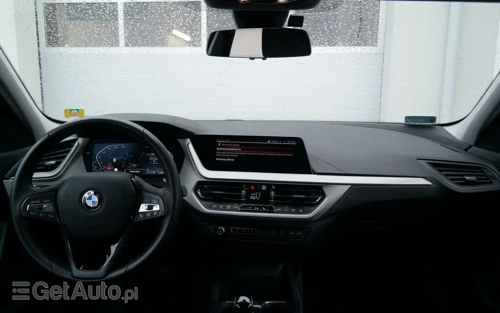 BMW Seria 1 118i Advantage