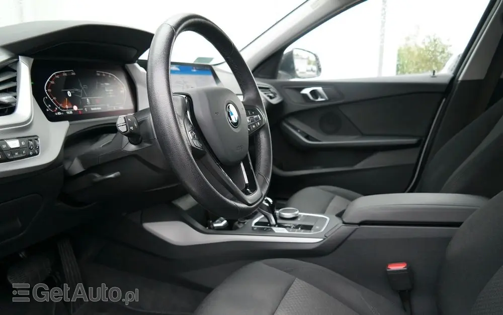 BMW Seria 1 118i Advantage