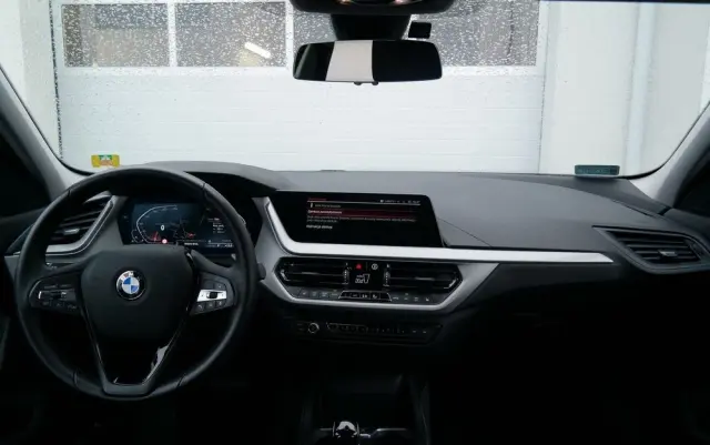 BMW Seria 1 118i Advantage