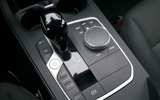 BMW Seria 1 118i Advantage