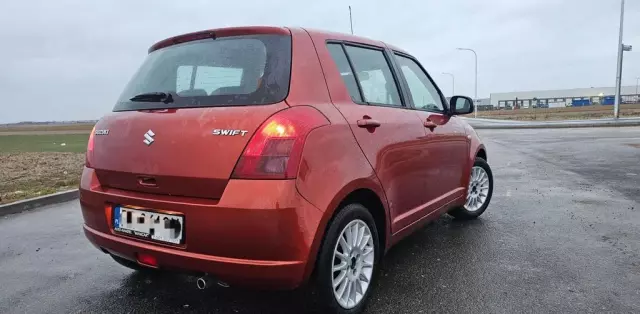 SUZUKI Swift 
