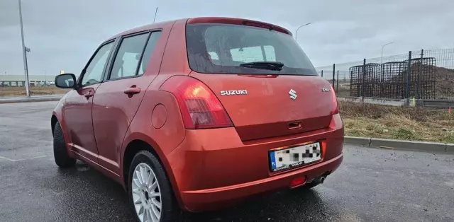 SUZUKI Swift 