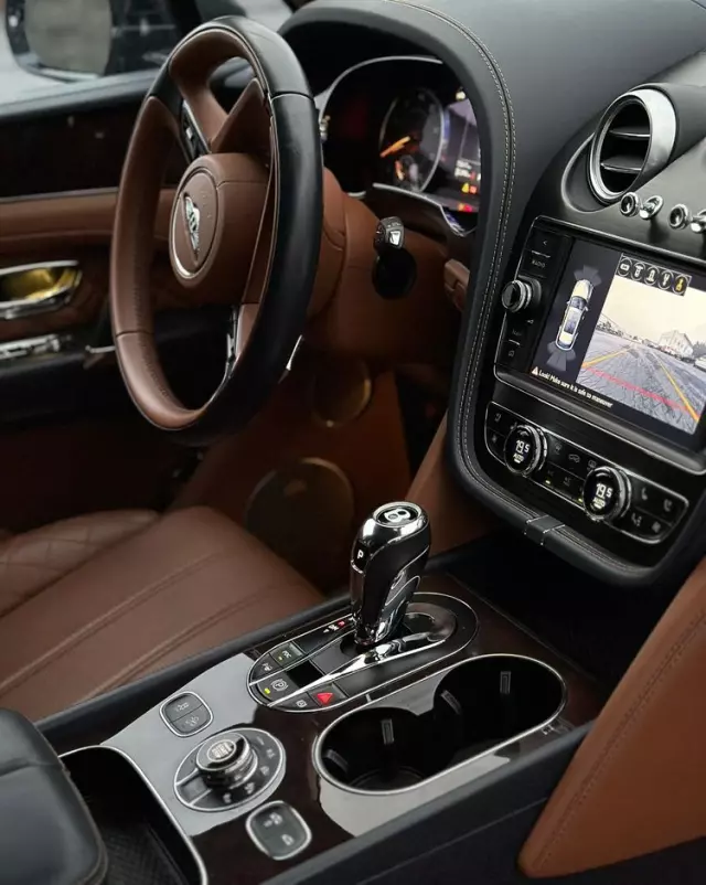 BENTLEY Bentayga W12