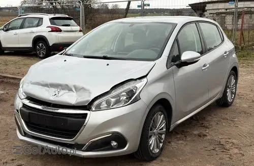 PEUGEOT 208 
