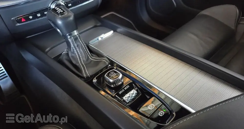 VOLVO XC 60 D4 Geartronic RDesign