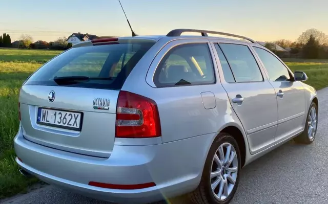 SKODA Octavia 