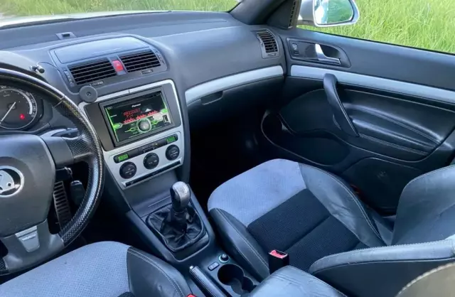 SKODA Octavia 