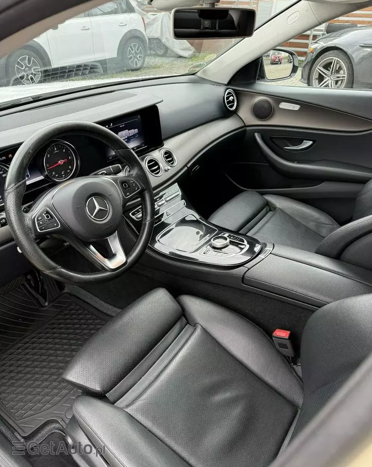 MERCEDES-BENZ Klasa E 200 d 9G-TRONIC